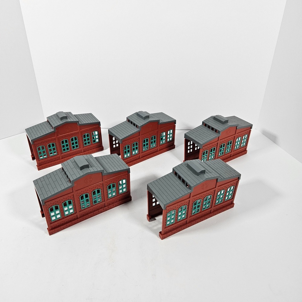 Thomas & Friends TOMY TrackMaster Engine Shed Stations Lot of 5 Buildings (2004)
